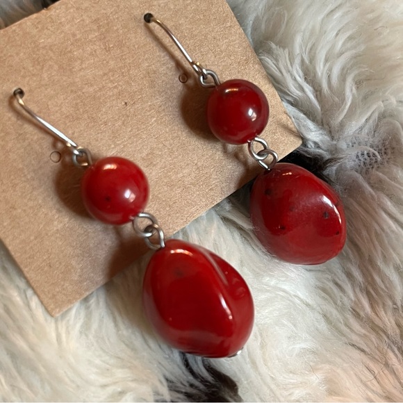 Red beaded drop earrings - Picture 1 of 3